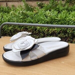 Donald J Pliner French Cactus/White Black Leather Floral Slip-on Sandals Size 9